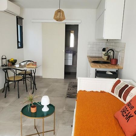 Charmant Studio Moderne Avec Exterieur "Dormir En Provence" Fontvieille Bagian luar foto