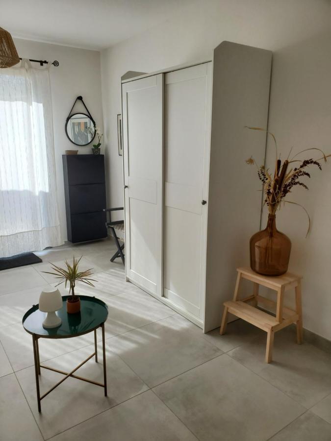 Charmant Studio Moderne Avec Exterieur "Dormir En Provence" Fontvieille Bagian luar foto