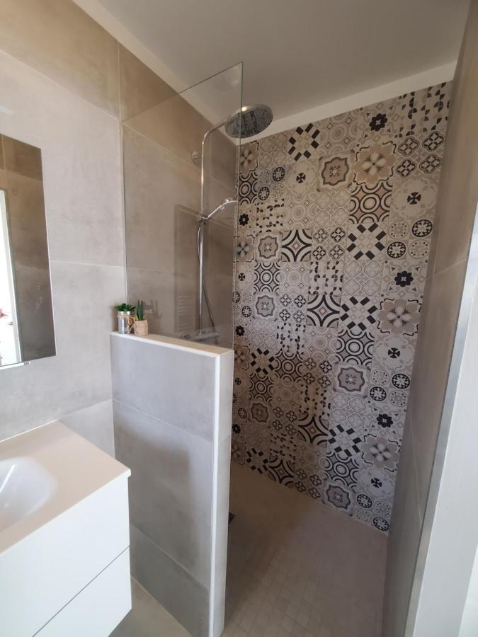 Charmant Studio Moderne Avec Exterieur "Dormir En Provence" Fontvieille Bagian luar foto